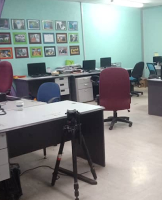 The empty EMTV newsroom