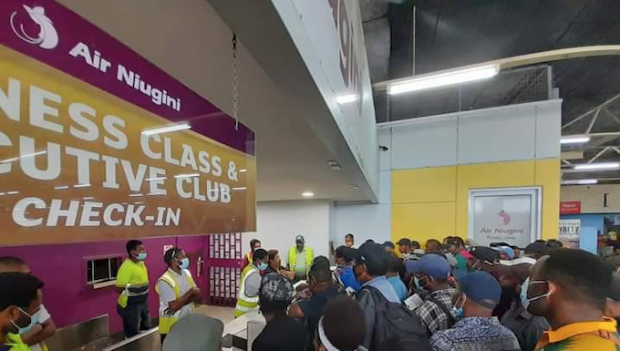 Chaos at Nadzab Airport in Lae, PNG