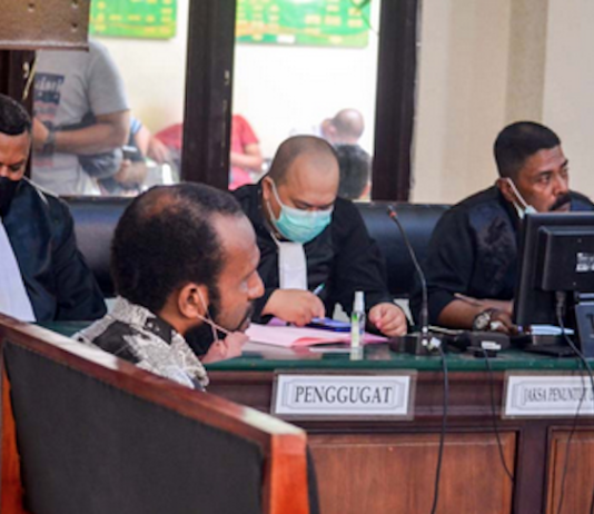 KNPB international spokesperson Victor Yeimo in court