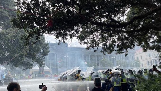 How NZ’s Parliament anti-covid protest was brought to an end The clashes continued for more than 14 hours