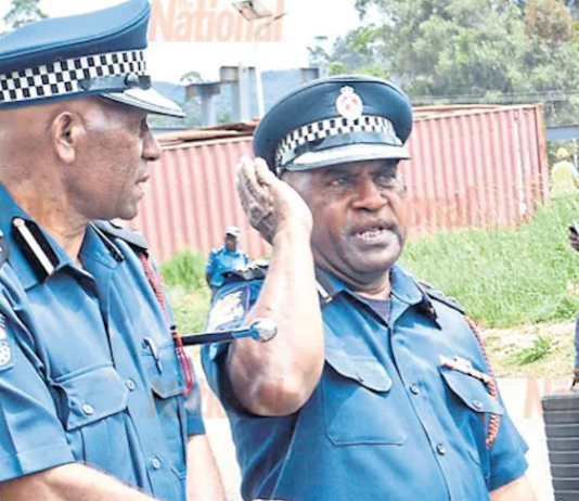 Southern Highlands commander Chief Inspector Daniel Yangen (left) with Assistant Commissioner (Western) John Kale in Mendi
