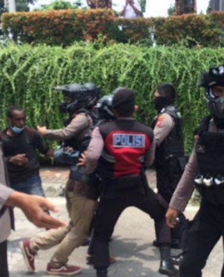 Indonesian police break up Papuan protest 11032022