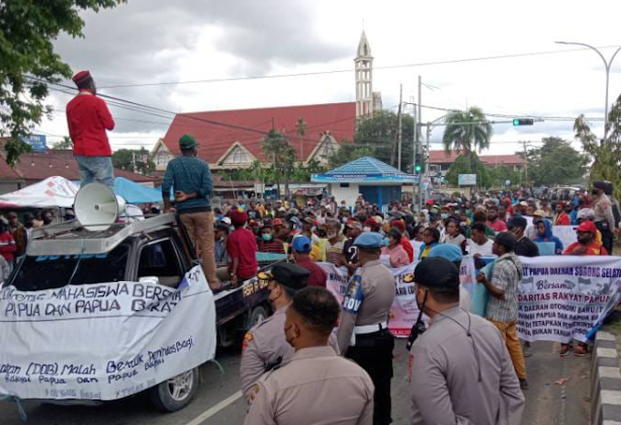 Protesters in Sorong