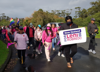 New Zealand Pinoy "Kamkam Pink Revolution" supporters