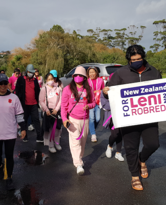 New Zealand Pinoy "Kamkam Pink Revolution" supporters