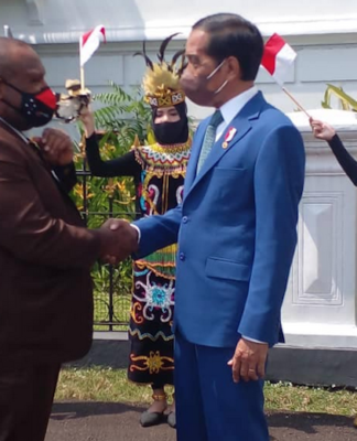 Papua New Guinean Prime Minister James Marape greeted by Indonesian President Joko Widodo in Jakarta