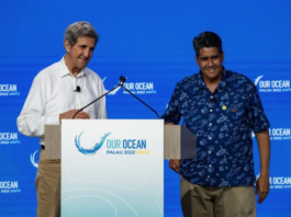US Special Presidential Envoy for Climate John Kerry (left) and Palau President Surangel Whipps Jr