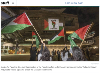 Justice for Palestine did a "guerilla projection" of the Palestinian flag on Te Papa