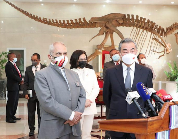 Timor-Leste's President Jose Ramos-Horta with Chinese Foreign Minister Wang Yi in Dili 