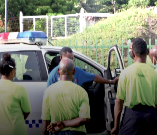 PNG police and court sheriffs consulting