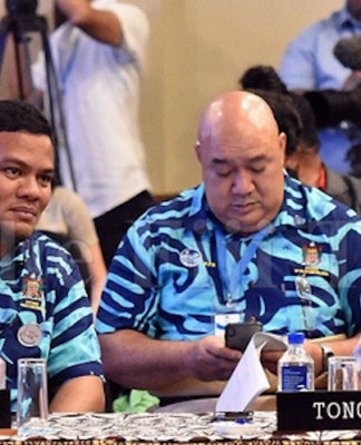 Tuvalu Foreign Minister Simon Kofe (left)