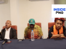 Port Moresby Governor Powes Parkop (left)