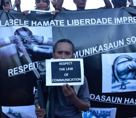 Independent journalist Raimundos Oki