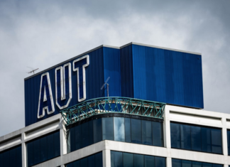 AUT tower logo