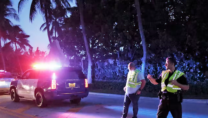 As the FBI raids Mar-A-Lago, Donald Trump reaches for unconvincing historical parallels Police direct traffic outside Donald Trump’s Mar-a-Lago estate