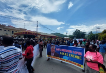 Papuan supporters of Governor Lukas Enembe protest against efforts by Indonesian authorities to "criminalise" him