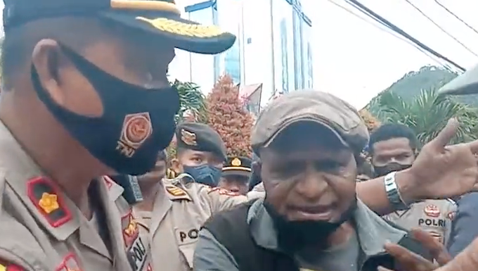 Benny Giay: The reality behind West Papua’s ‘land of peace’ facade Reverend Dr Benny Giay manhandled by Indonesian police