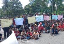 A demonstrationon 29 August 2022 by families and village supporters of the four Papuan victims of murder and mutilation at Timika