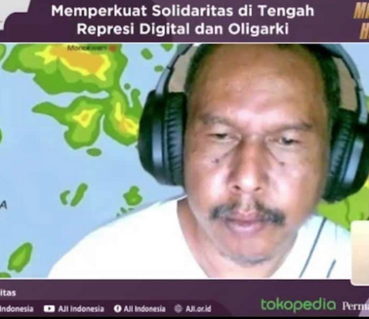 Papuan journalist and editor Victor Mambor