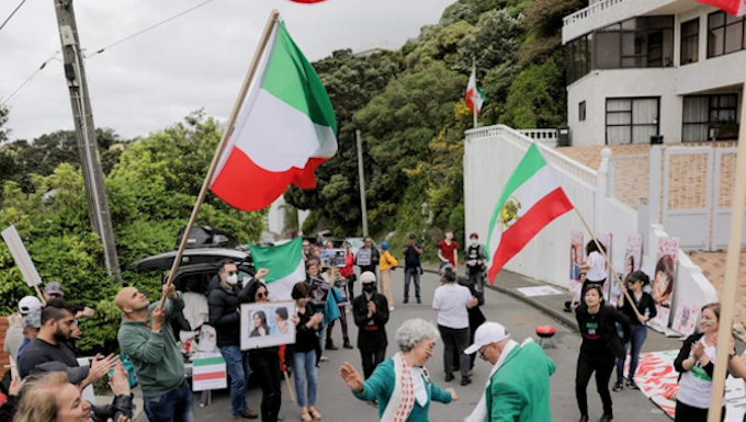 Protesters outside the Iranian embassy in Wellington 281022