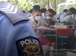 Police guarding PNG exams