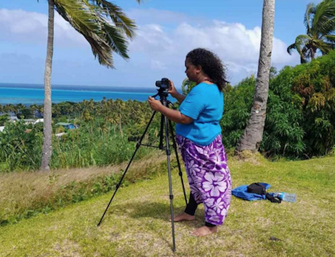 USP student journalist Sera Tikotikoivatu-Sefeti lines up a shot