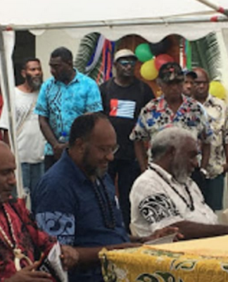 Wenda calls on Melanesian ‘Good Samaritans’ to help free West Papua West Papuan leader Benny Wenda with Vanuatu and Papuan officials