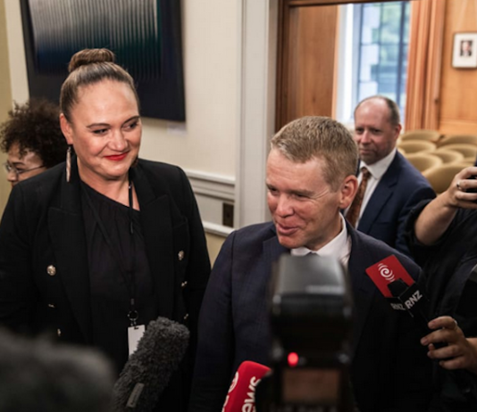 NZ's incoming Prime Minister Chris Hipkins and deputy Carmel Sepuloni