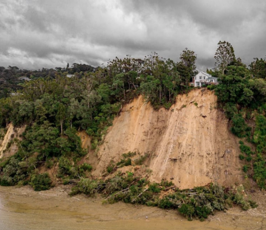 A Titirangi house perched precariously on a clifftop