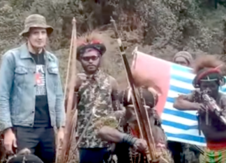 New Zealand pilot Philip Mehrtens taken captive by Papuan rebels