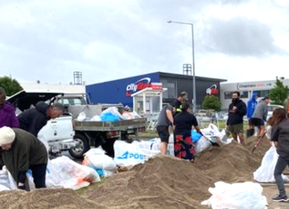 The rush is on for sandbags in Auckland