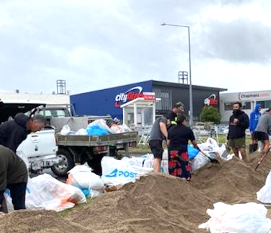 The rush is on for sandbags in Auckland