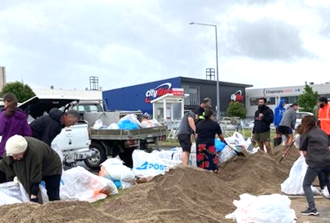 The rush is on for sandbags in Auckland