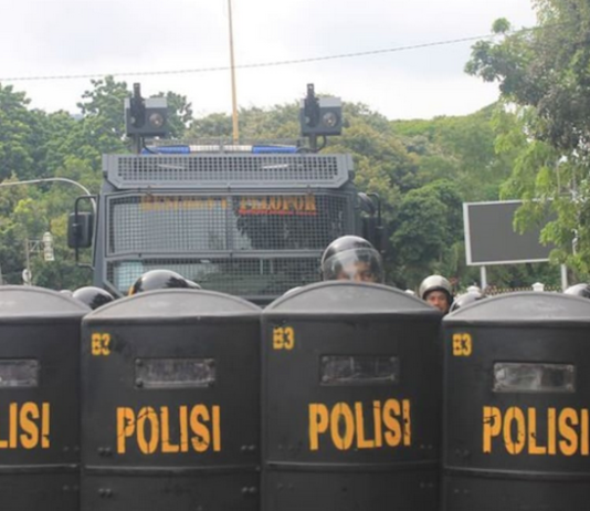 Indonesian police quell a demonstration in the Papuan region