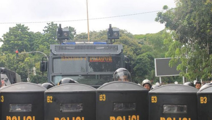 Indonesian police quell a demonstration in the Papuan region