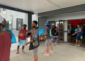 Ni-Vanuatu RSE workers helping unload donations after Cyclone Gabrielle