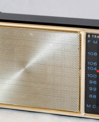 A little-known arrangement that puts proceedings of New Zealand's Parliament on the air has been cited as a threat to AM broadcasting's future