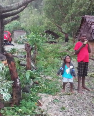 Children in Vanuatu after cyclones Judy and Kevin