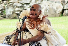 Ratu Epenisa Cakobau receives a "tabua"
