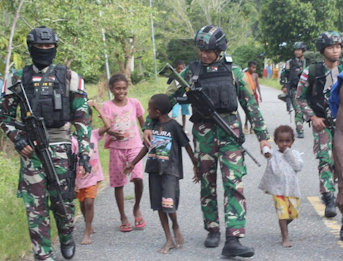 Tindakan keras keamanan Indonesia di Papua Barat – ‘penggerebekan mengejutkan, penyiksaan’