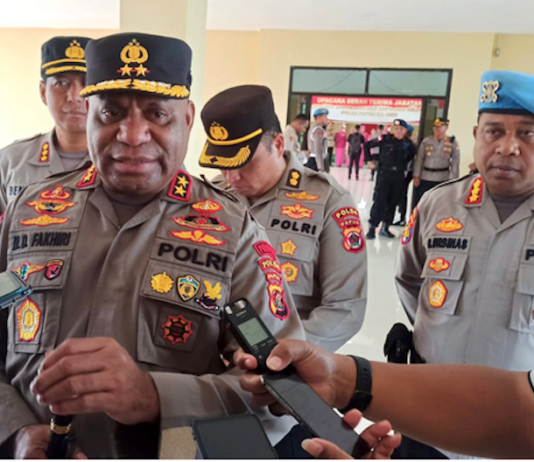 Police chief General Mathius D Fakhiri