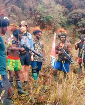 Jakarta should ‘learn from the Aceh, Philippines experience’ and talk to West Papuan rebels, says researcher The captive NZ pilot Philip Mehrtens