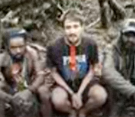 Hostage NZ pilot Philip Mehrtens in new video 260423