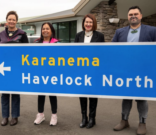 Māori road signs in the Havelock North area