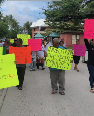 Displaced Bikini Islanders march on the US Embassy in Majuro