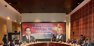 Indonesia's President Joko Widodo (left) and Papua New Guinea Prime Minister James Marape met at APEC Haus