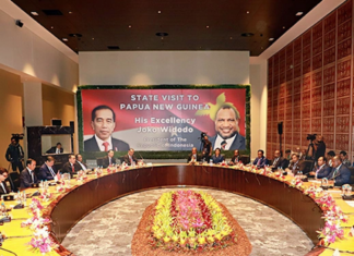 Indonesia's President Joko Widodo (left) and Papua New Guinea Prime Minister James Marape met at APEC Haus