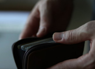 Just over half of New Zealanders surveyed - including Pacific Islanders - reported they were financially stressed