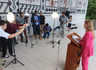 Dr Samantha Power giving a media conference after her speech at USP in Fiji