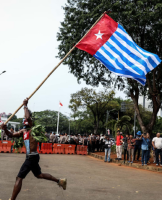 Indonesian media ‘favours state voice’ on West Papua, PJR research finds Pacific Journalism Review researcher Justito Adipresto